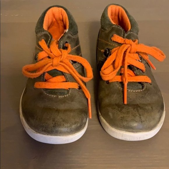 Clarks Brown Leather Shoes - Toddler’s Size 6.5 - Picture 3 of 4